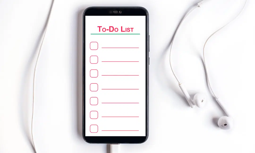 Copy of Untitled Design (1) Image of a to-do list on an iPhone